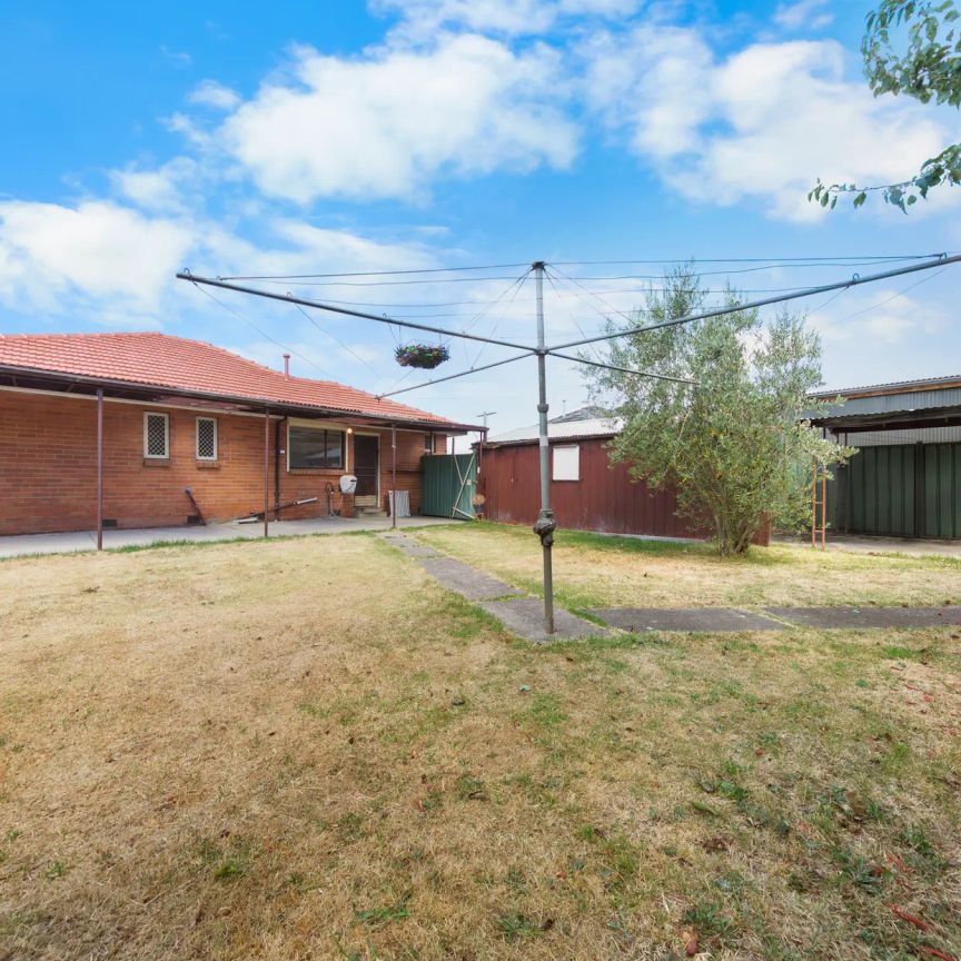 Well-Presented Family Home in a Quiet Lalor Street - Photo 1