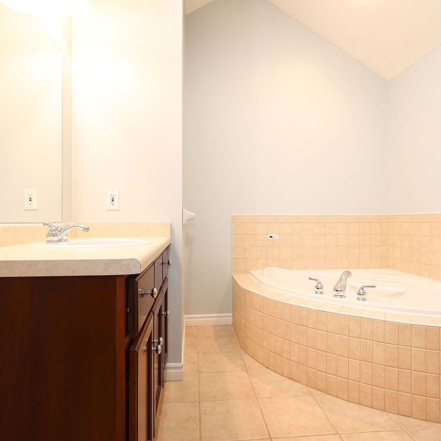 For Lease - 59 Eagle Drive Unit# #23, Stratford, Ontario - Photo 1