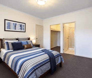 Fully Furnished Three Bedroom Home! - Photo 3