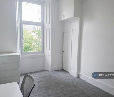 4 bedroom flat to rent - Photo 2