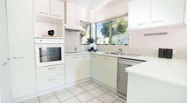Centrally located oasis - Photo 1