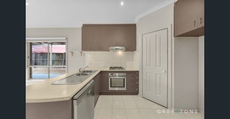 Comfortable Family Living in a Convenient Burnside Heights Location! - Photo 3