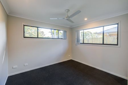 Perfect Brand-New Family Home! - Photo 3
