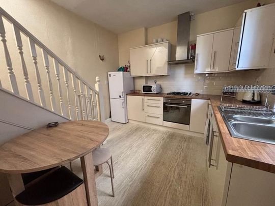2 bedroom ground floor maisonette to rent - Photo 1