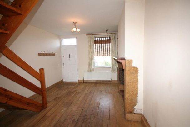2 bedroom House To Let Total Size: 829 SQ FT - Photo 1