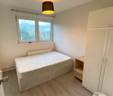 Room in a Shared Flat, Tooting Bec Road, SW17 - Photo 4