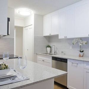 Pet Friendly Apartment in the heart of Maillardville, Coquitlam. - Photo 2