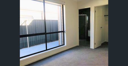 QUALITY 4 BEDROOM HOME! - Photo 3