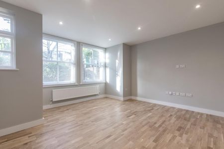 2 bedroom ground floor flat to rent - Photo 2