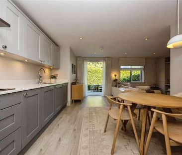 Wyatts Close, Godalming, GU7 - Photo 1