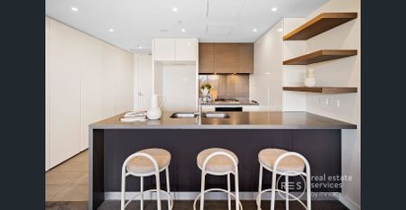 North-East Facing 3 Bedroom Apartment with Parking in Green Square, Zetland - Photo 5