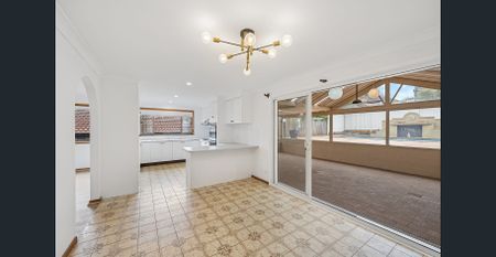 Paces from shops, cafés and Lighthouse Beach - Photo 2