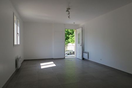 LOCATION : appartement de 3 pièces (61 m²) à COMBS LA VILLE - Photo 2