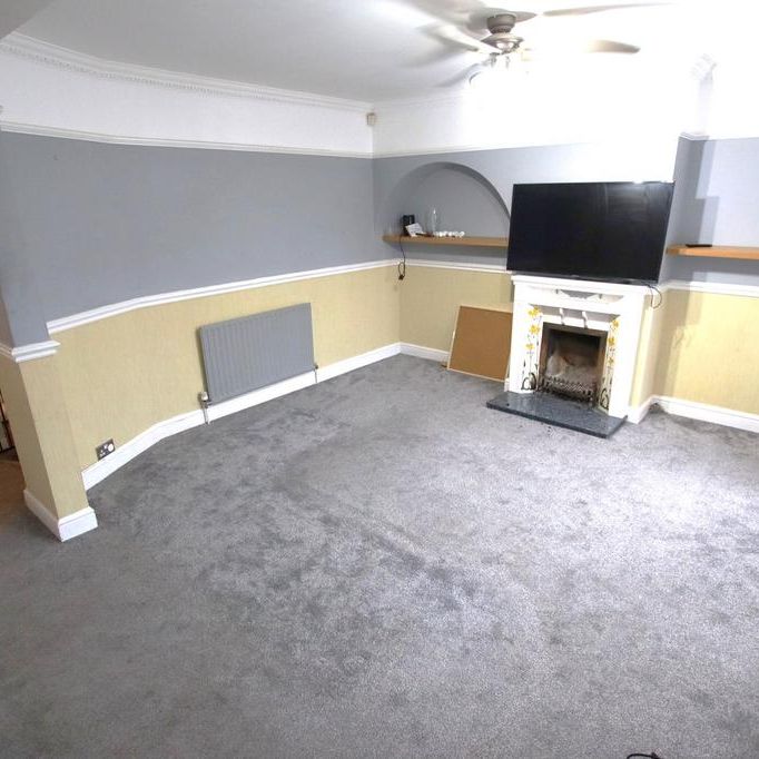 3 bedroom end of terrace house to rent - Photo 1