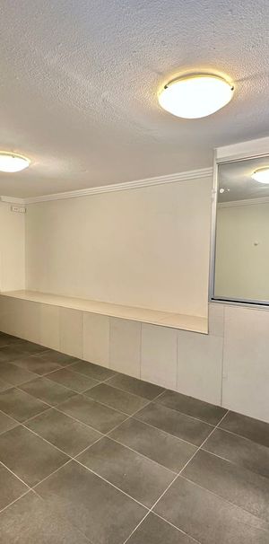 Modern Studio with Private Courtyard in Prime Location - Photo 1