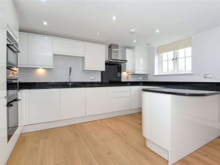 A modern three bedroom second floor apartment with off-street parking situated in the heart of Eton. - Photo 4