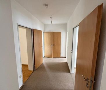 Schöne helle 3,5 Zi.- Wohnung mit Balkon direkt am Stadtpark - Photo 3