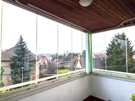 Světlý a tichý byt 1+1 o celkové ploše 35 m² s prostornou prosklenou lodžií Praha 10 - Photo 5