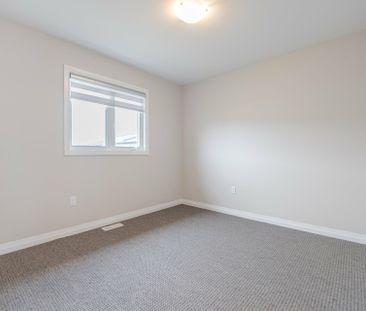 For Lease - 7381 Matteo Drive, Niagara Falls, Ontario - Photo 2