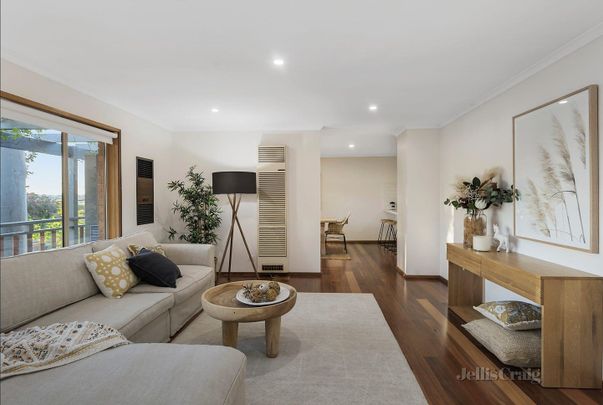 27 Graeme Avenue, Montmorency - Photo 1