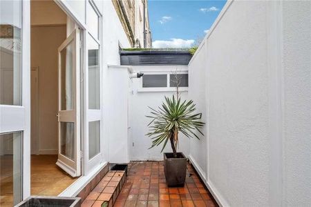 Monmouth Place, London, W2 - Photo 2