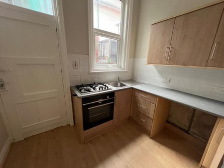 1 bedroom flat to rent - Photo 5