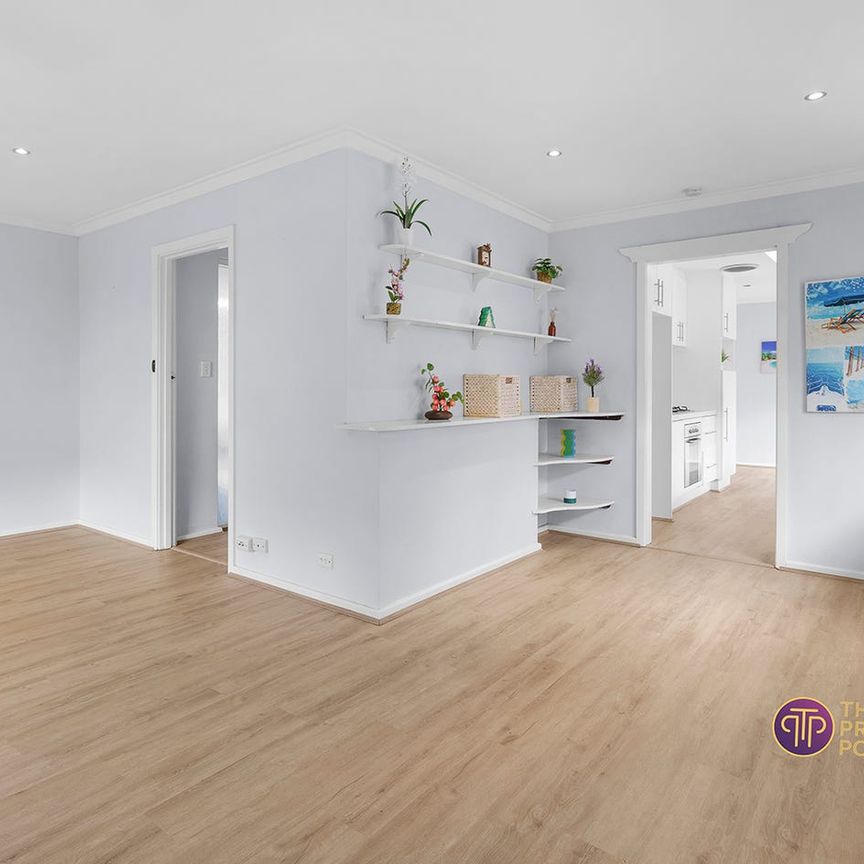 SPACIOUS FAMILY HOME WITH LARGE WORKSHOP - Photo 1