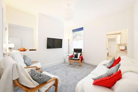 4 bedroom house share to rent - Photo 2