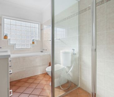 Family Favourite - Photo 2