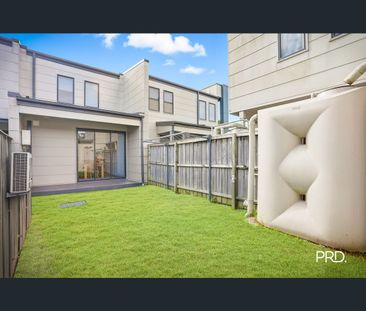128 Lord Sheffield Cct, Penrith, NSW 2750 - Photo 2