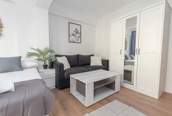 Calle Lozano de Torres, Málaga, Andalusia 29013