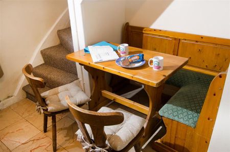 4 bedroom private hall to rent - Photo 2