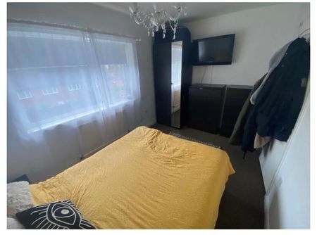 4 Bed Terraced House, Warton Avenue, NG3 - Photo 3