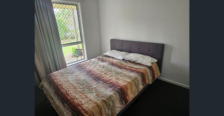 Newly Renovated 3 bed home - Photo 5