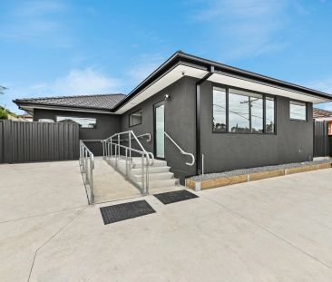 Brand new fully furnished rooms with private courtyards – All bills... - Photo 6