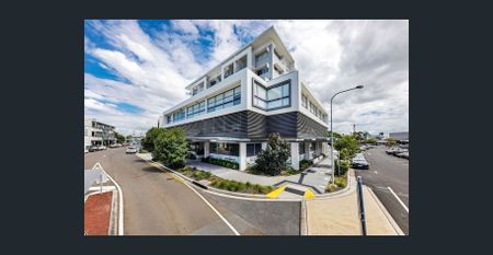 LUXURIOUS LIVING - Photo 3