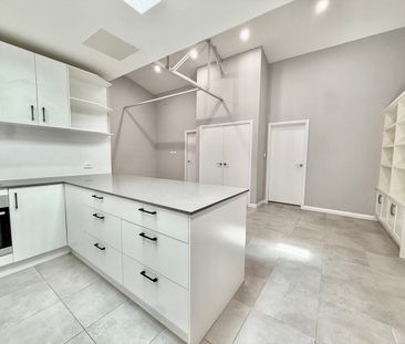 Private Two Bedroom Flat - Photo 5