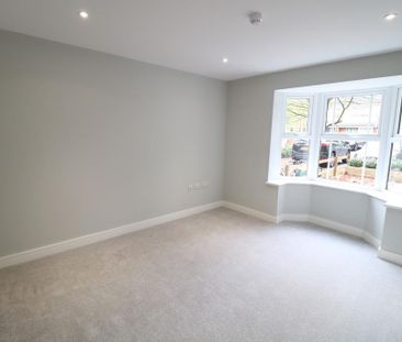 2 bedroom end of terrace house to rent - Photo 2