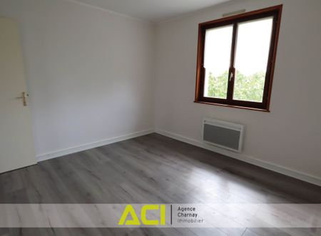 Location Maison 4 pièces 118m² FEILLENS 01570 - Photo 3