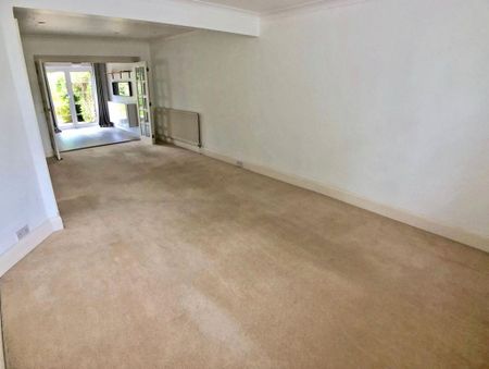 4 bedroom semi-detached house to rent - Photo 2