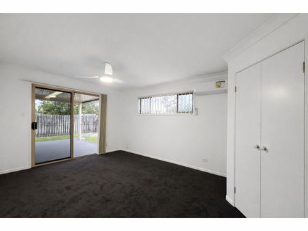 Fully Renovated Villa - Photo 5