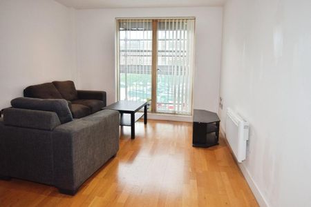 1 bedroom flat to rent - Photo 2