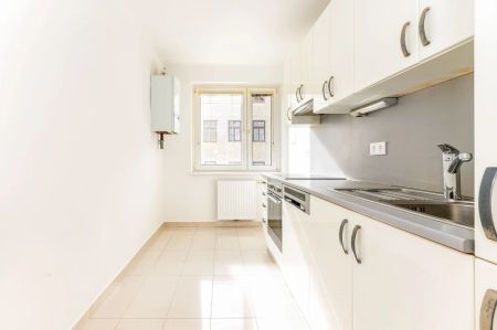 Nahe Schönbrunn! Hofseitige 2-Zimmer-Wohnung im 15. Bezirk zu vermieten! - Foto 2