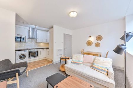 2 bedroom flat to rent - Photo 3