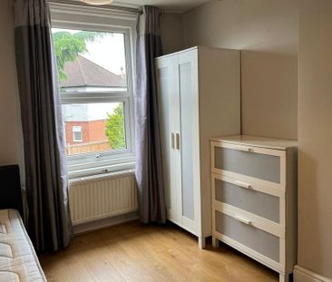 1 bedroom in a house share to rent - Photo 2