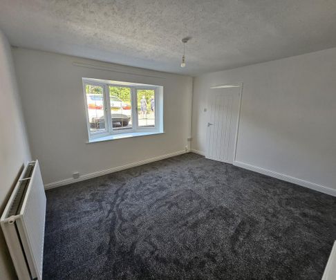3 bedroom end of terrace house to rent - Photo 1