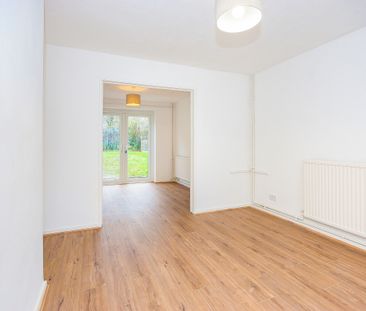 3 bedroom mid-terrace to rent Ashdown Drive, Tilgate - Photo 5