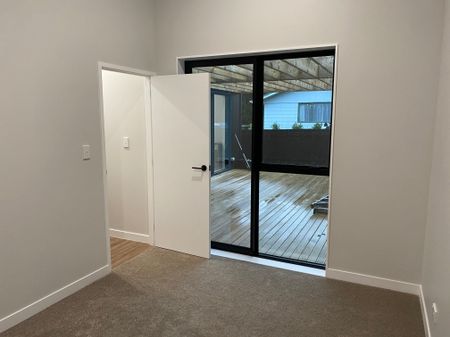 Beachlands, 2 Bedrooms - Photo 5