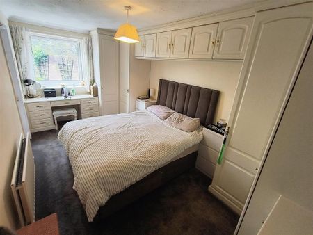 4 bedroom detached bungalow to rent - Photo 5