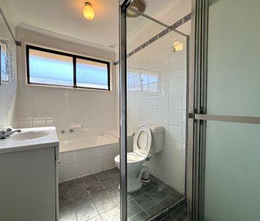 Family Home in Peaceful Edensor Park! - Photo 3